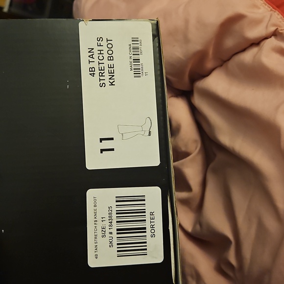 Boots - Picture 4 of 4